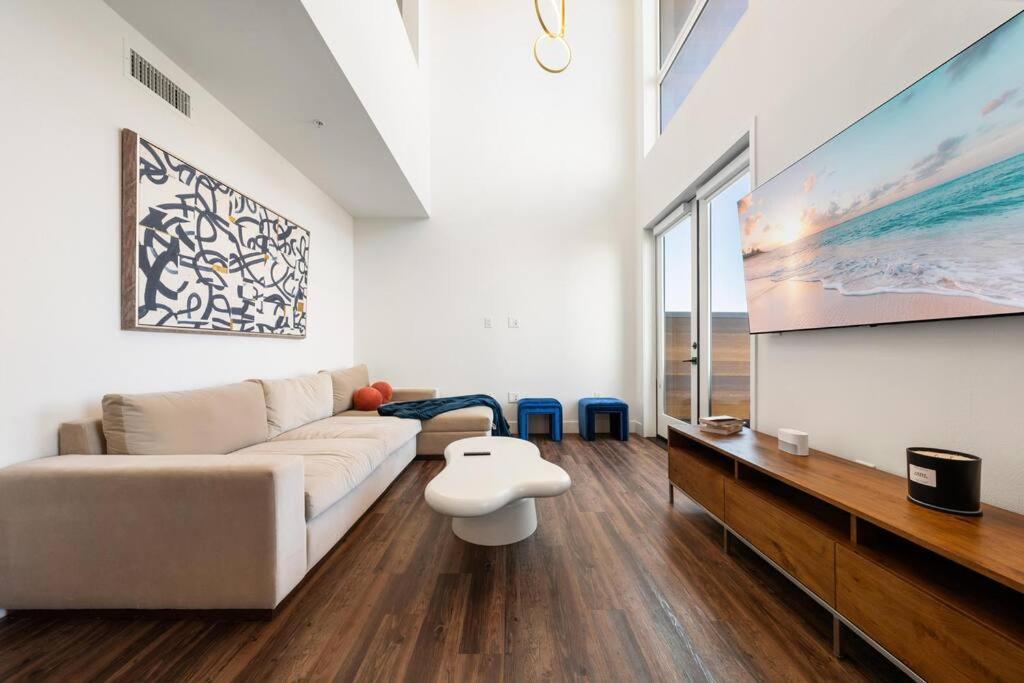Sky-high Elegance Waterfront Penthouse 4 Beds Apartamento Los Ángeles